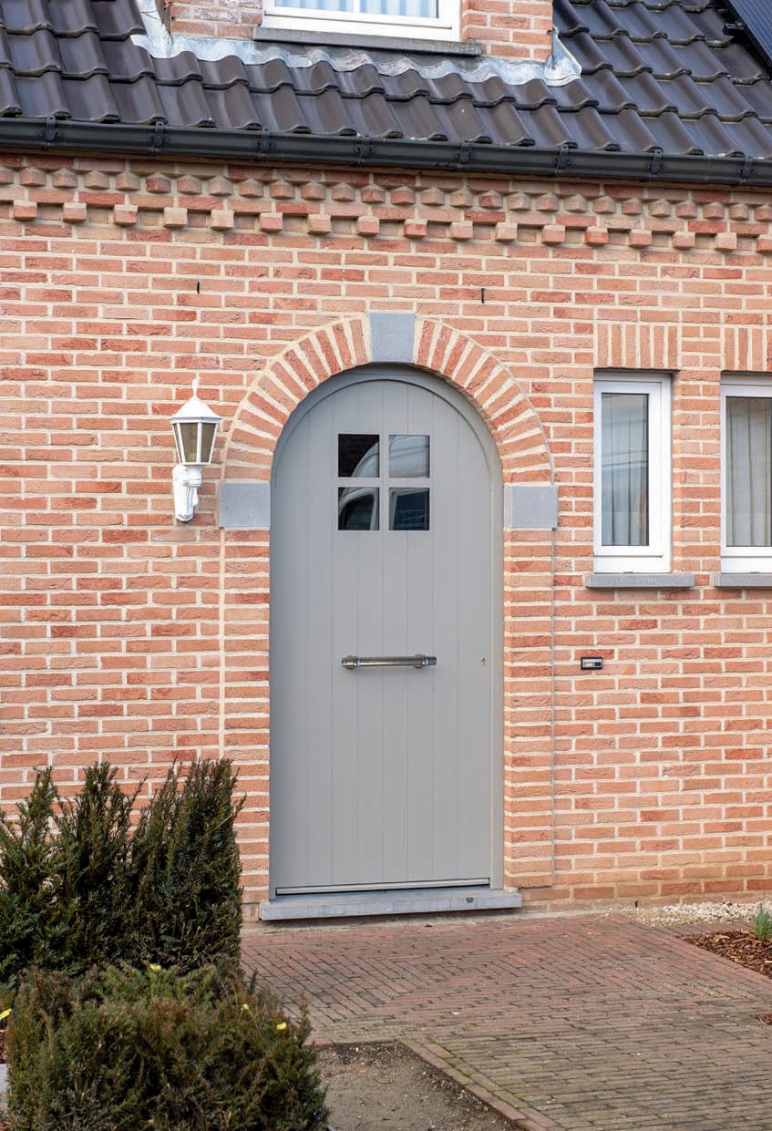 Portes d'entrée sur mesure installées par MAK Vision à Bruxelles