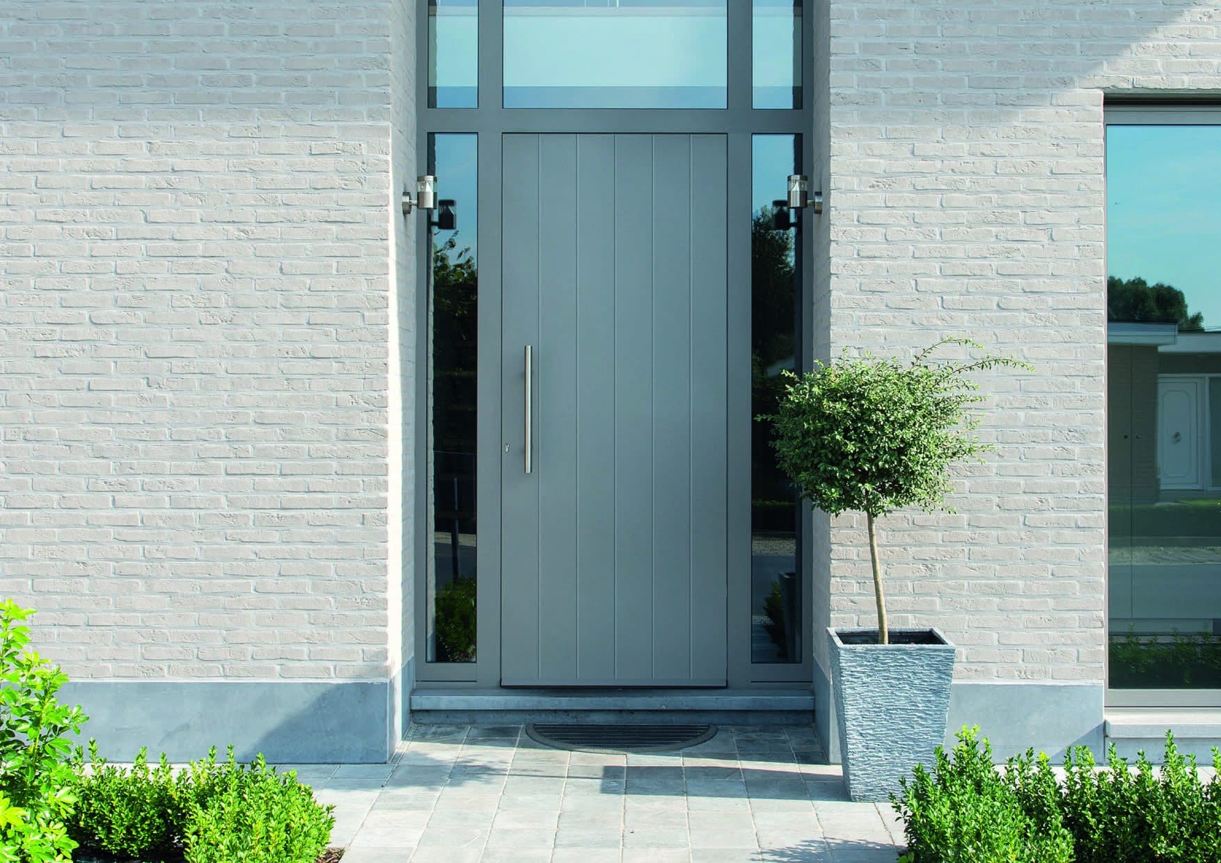 Porte d'entrée PVC sur mesure installée par MAK Vision à Bruxelles
